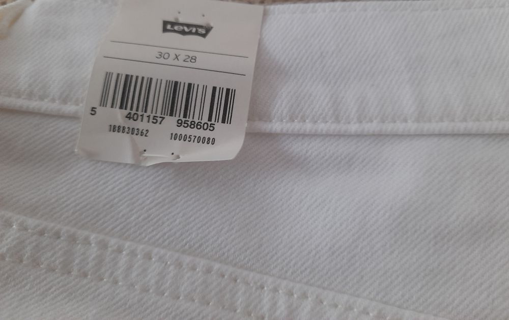 Calças brancas de mulher Levi's