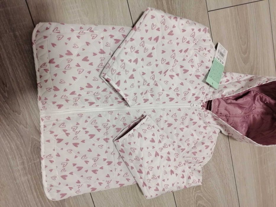 Kurtka  przejściowa 98. Biała w serca