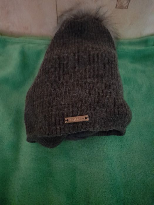 Czapka Damska z Pomponem