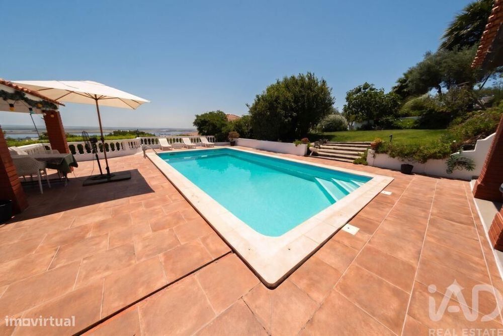 Casa / Villa T5 em Alverca do Ribatejo e Sobralinho de 320 m2