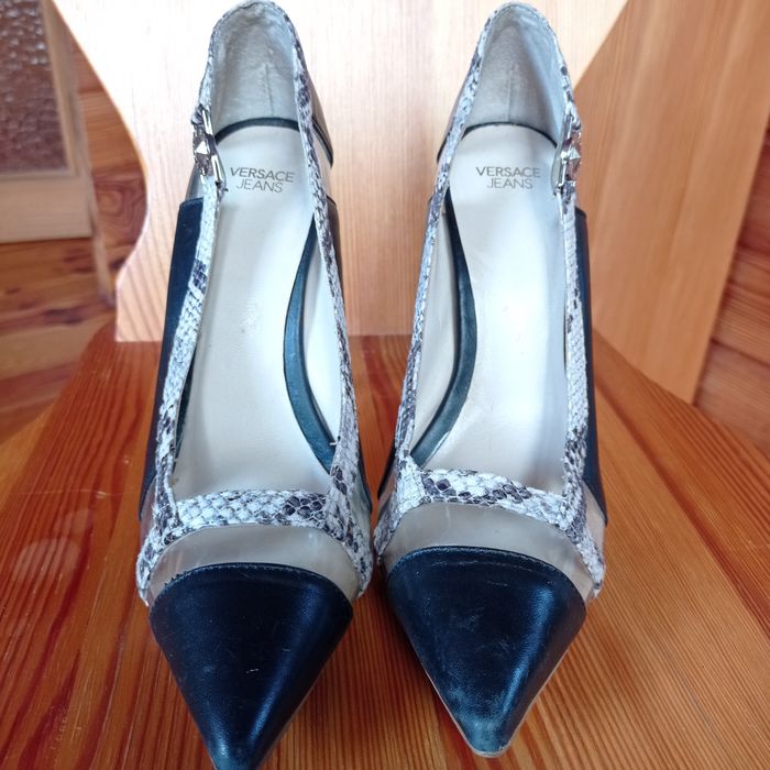VERSACE oryginalne szpilki skóra r. 37