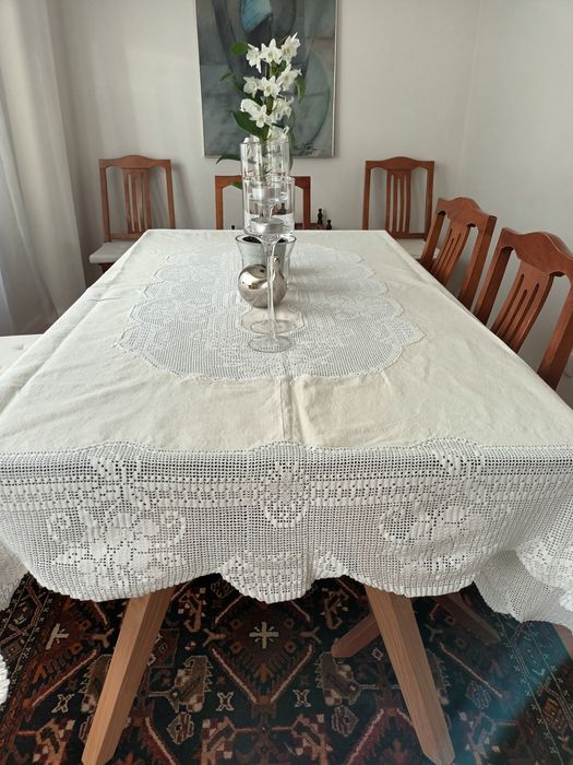 Vendo toalha 2,20x160 linho antigo verdadeiro e croche feito a mão.