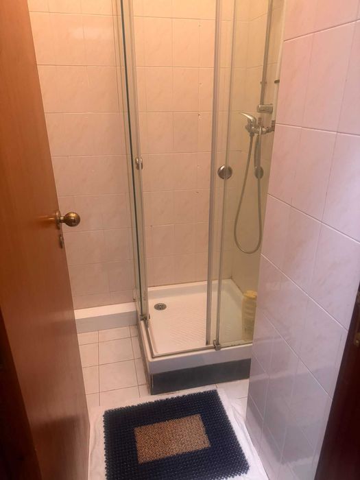 Quarto para arrendar em Alfragide