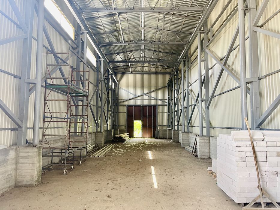 Продам ангар 180 м2. + офис 70 м2., (общая 250 м2.) ул. Белецкого, 38