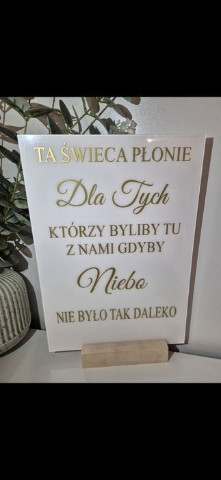 Ta świeca płonie glamour biało zlota