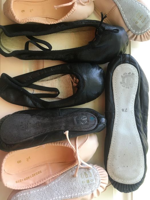 Балетки кож,черные -ст.17,5см,розовые(15.5см,1).Чешки-22см, 19см.