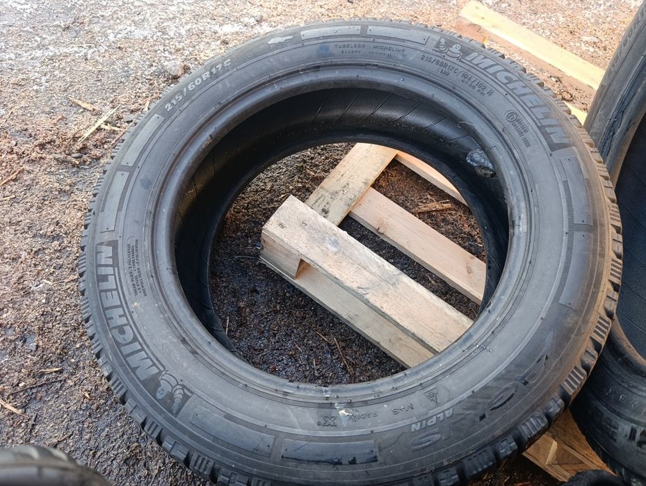 215/60/17c Michelin agilis alpin