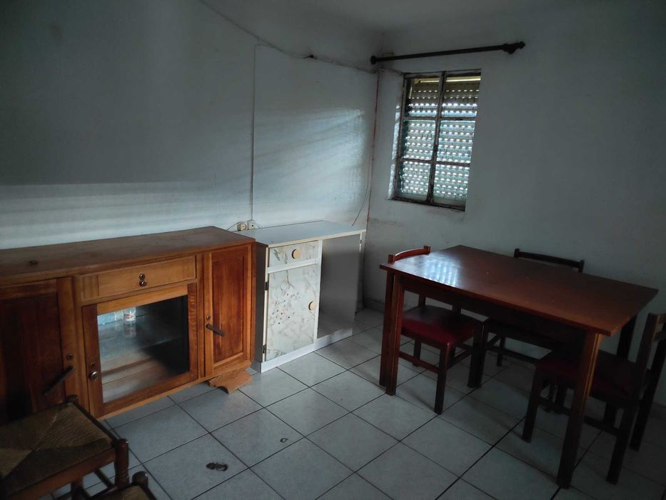 Moradia independente à VENDA na R. dos Ferreiros, 14, ALMEIDA