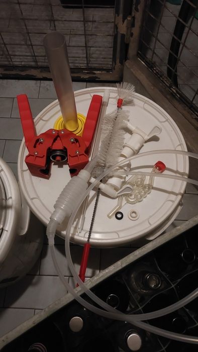 Kit Equipamento de fazer cerveja caseira (grade e garrafas incluídas)