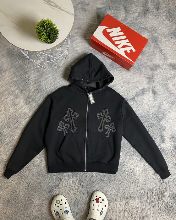 Продам черную зипку худи с крестами Boohoo