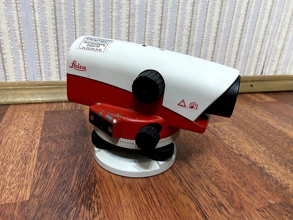 Швейцария Нивелир Leica NA720 Оптичний нівелір
