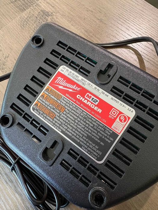 Milwaukee ładowarka M12 12V Li-Ion oryginał z USA OUTLET