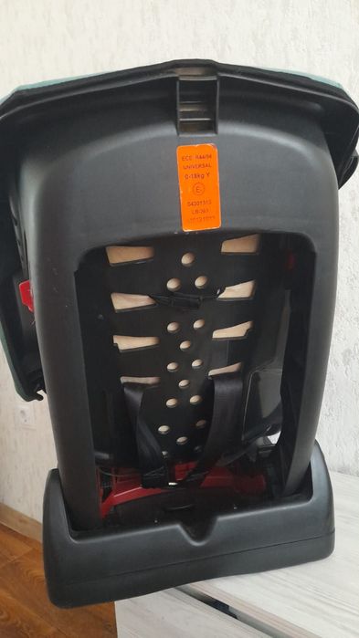 Продам дитяче авто-крісло Tilly Corvet