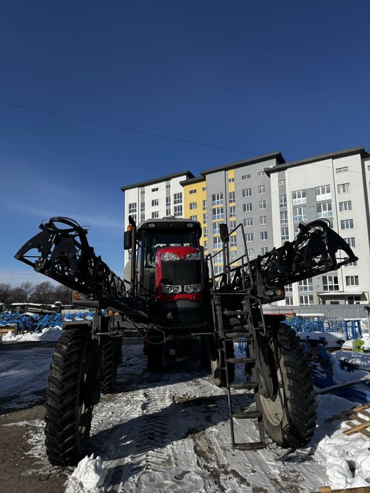 Обприскувач самохідний оприскувач Massey Ferguson 9335