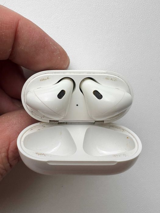 Навушники Apple AirPods 2 покоління б/у / Apple AirPods 2nd Generation used