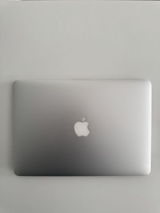 Apple MacBook Air 13" (2014)