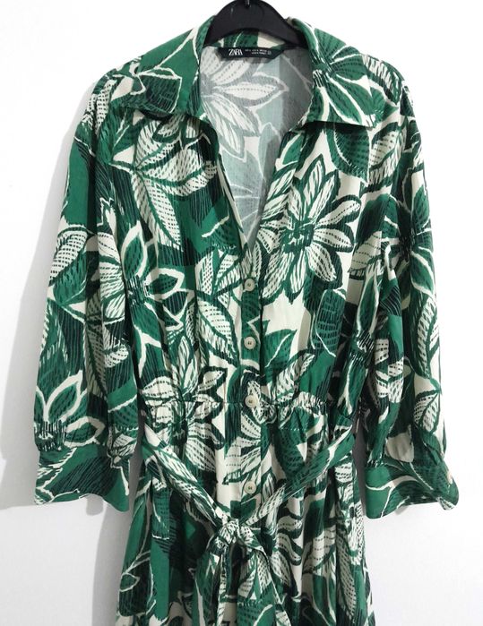 Vestido midi floral com cinto verde/branco da Zara T: M