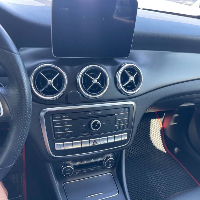 Mercedes-Benz  GLA 250