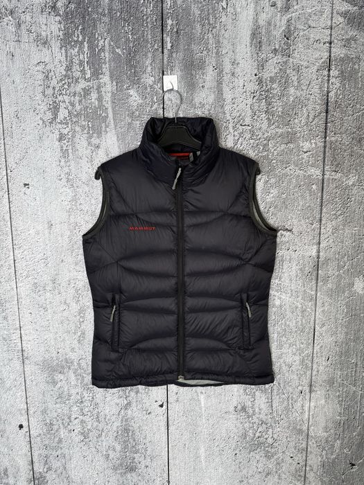 (Розмір S)Жилетка Mammut пуховий 650+ Down Fill Power безрукавка