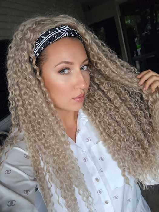 Peruka blond 70 cm długości afro loki