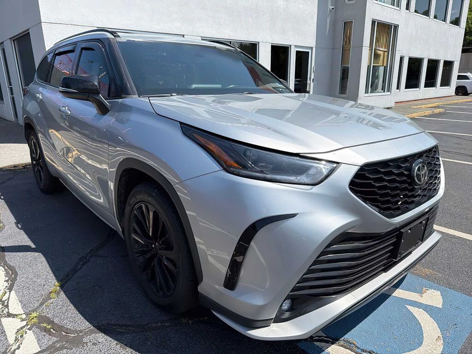 Toyota Highlander      2021