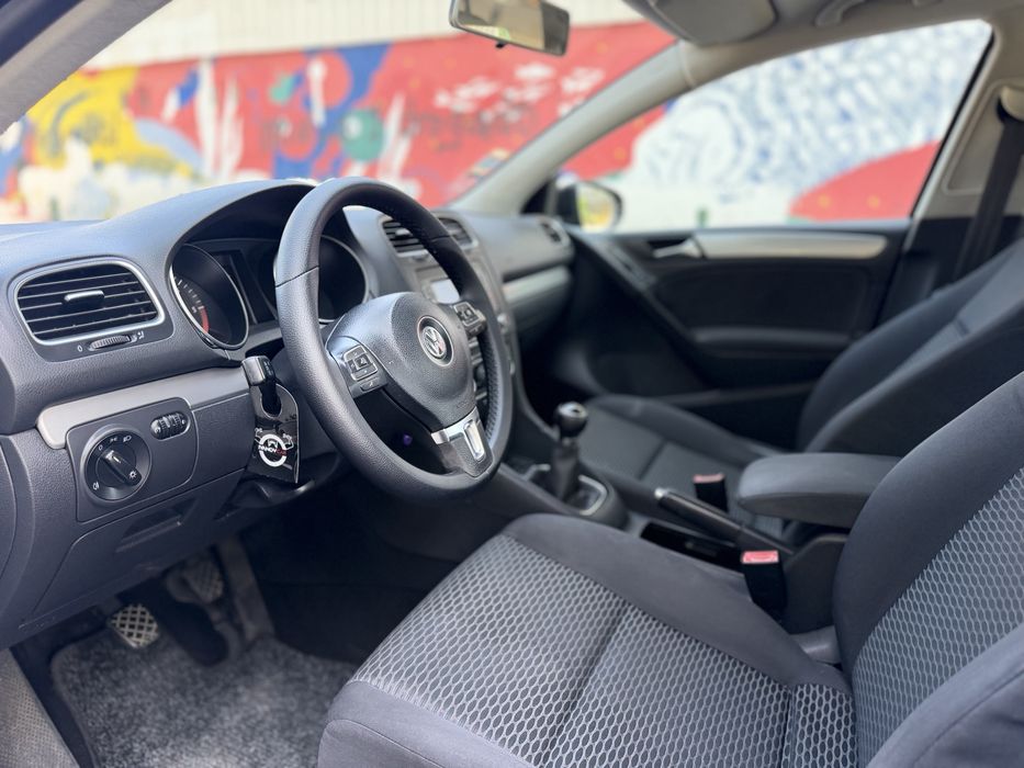 Volkswagen Golf - 1.6 TDi - 105cv