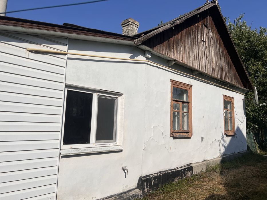 Продам будинок + 6 сот. землі  в м. Шепетівка