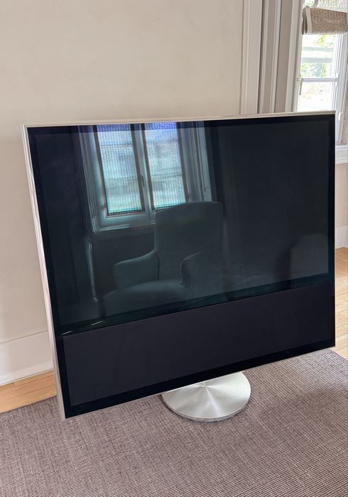 Bang & Olufsen BeoVision Avant 55” com Base Motorizada Original – Imagem Perfeita, Som com Avaria - Inclui comando original