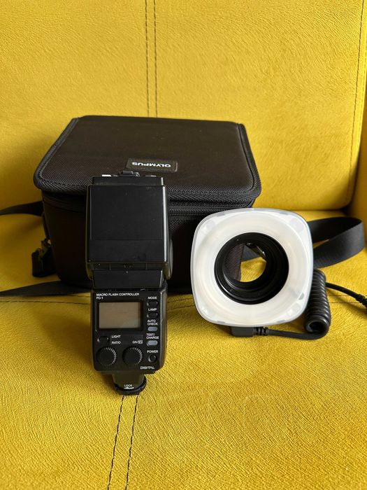 Zestaw do makrofotografii lampa i kontroler marki Olympus
