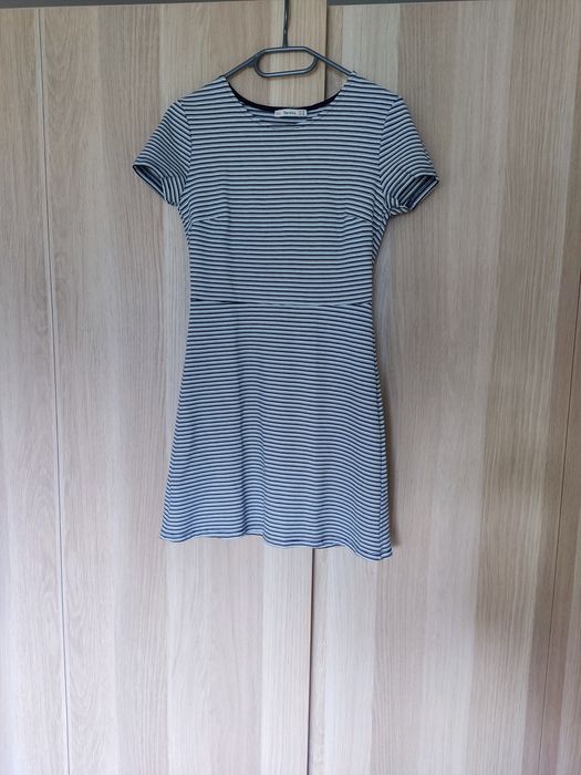 Sukienka Bershka paski biała czarna mini S M