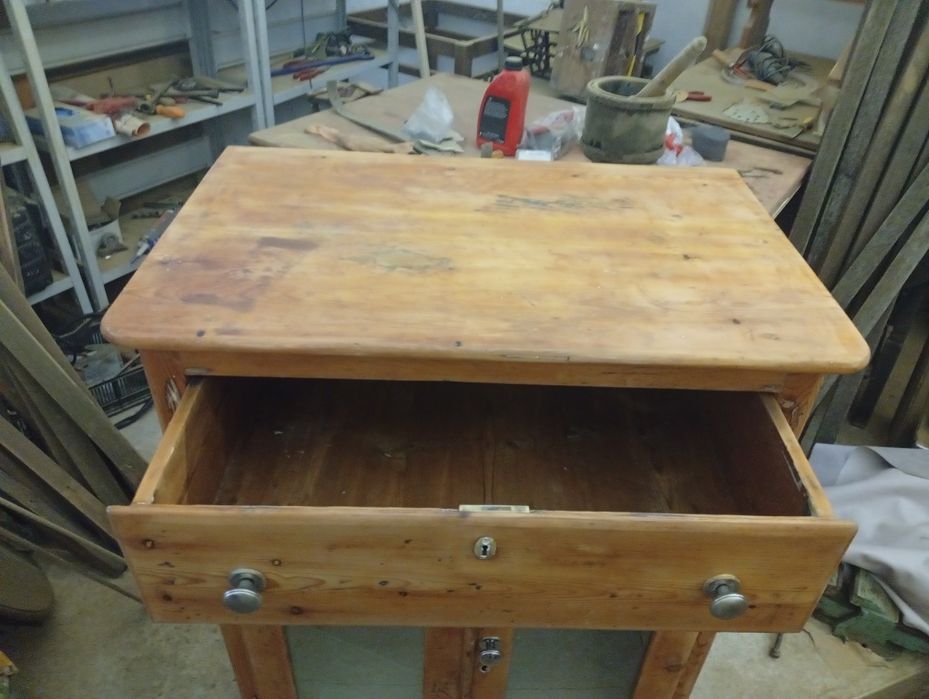 Armário rústico em madeira