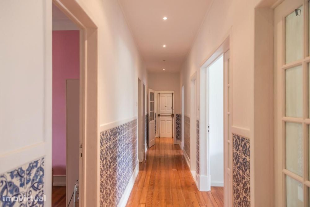 Quarto - localizado em Alameda Lisbon