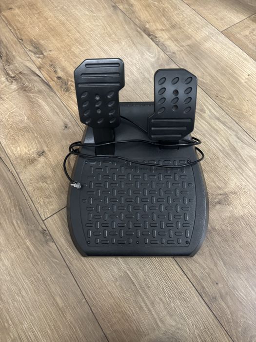 Kierownica thrustmaster t150 ferrari ps4/ps3/PC