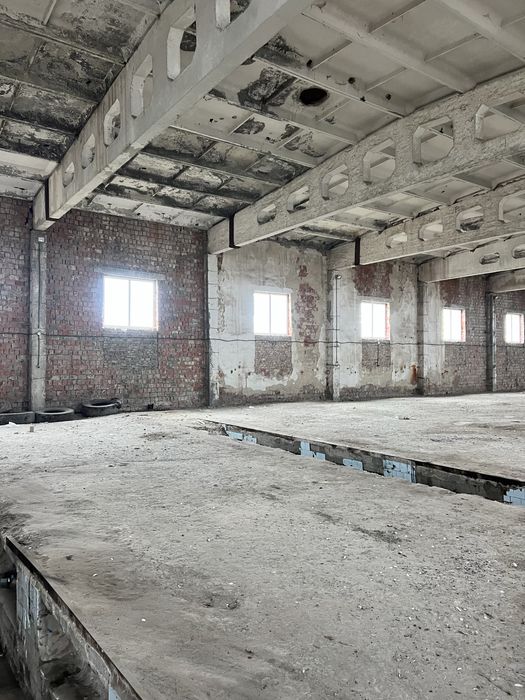 Продаж або аренда промислової території з будівлями 2573,50м2 2,5 га