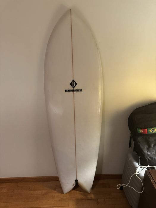 Prancha Twin Fin Bloodbrothers - 5’9