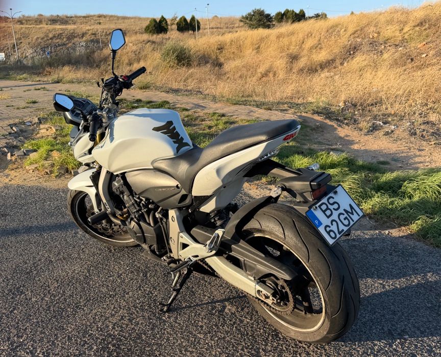 Motociclo honda hornet