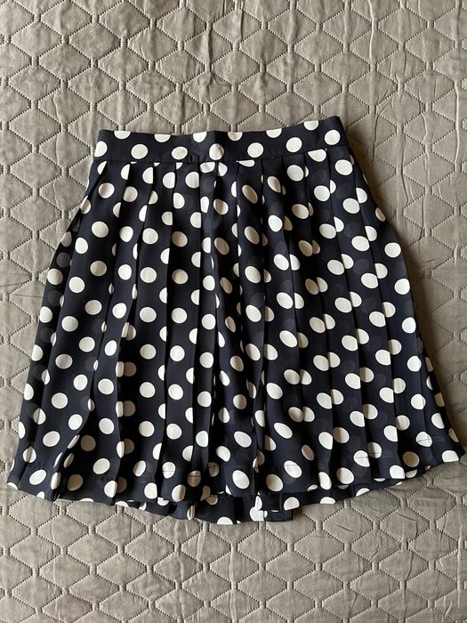 Krótka spódnica w grochy