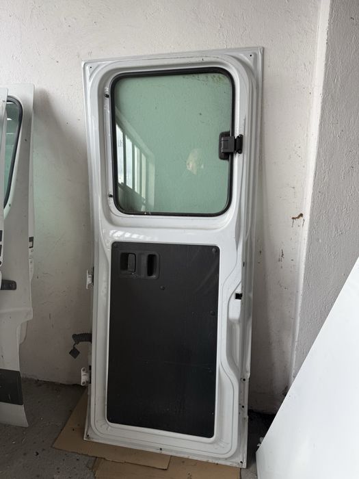 Drzwi tylne tył prawe Doka bubel kabina Sprinter W907 907