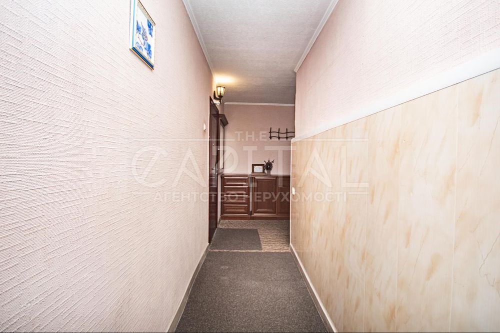 Продаж Фасад! Перший Поверх! Науки 86! Голосіївській Район! 995$ за м²