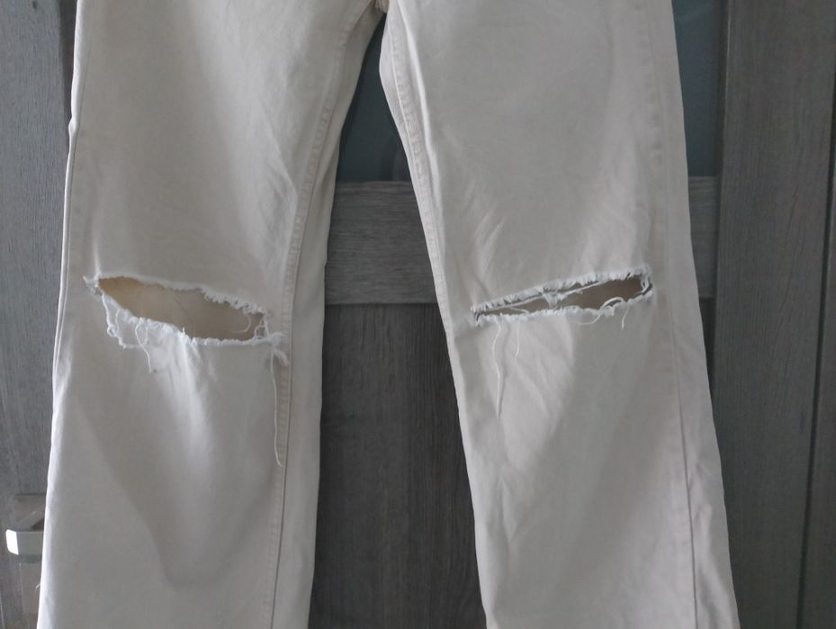 Jeansy Bershka rozmiar 40