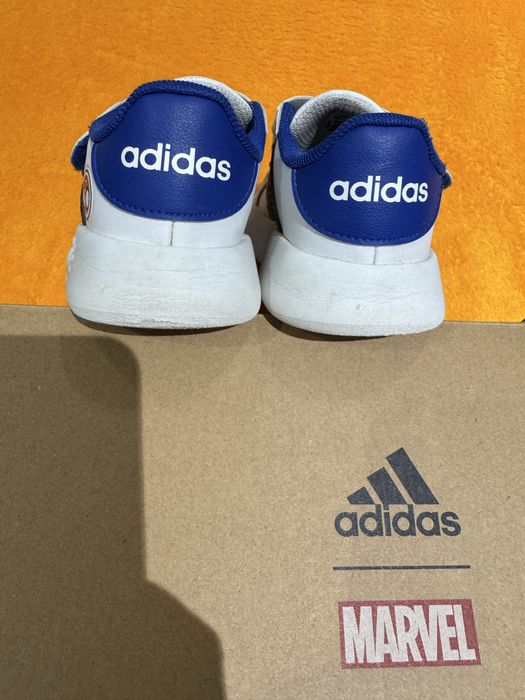 TÉNIS ADIDAS MARVEL n26 menino BOM ESTADO