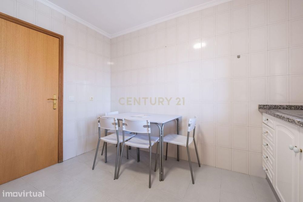 Apartamento T2 para Arrendamento – Centro do Funchal, Ilha da Madeira