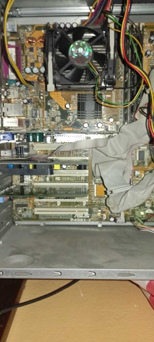 PC Retro Asus P4S8X-X P4 2.66GHz GeForce4 Sound Blaster 128  Win98 + Jogos ms-dos