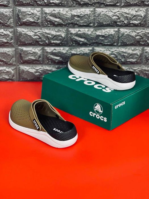 Кроксы мужские / crocs хаки силиконовые / Летняя мужская обувь crocs/  шлепанцы новые в коробке / кроксы мужские