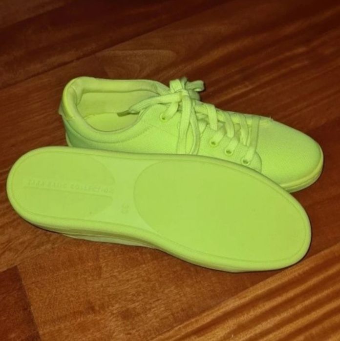 Sapatilhas néon ZARA 38