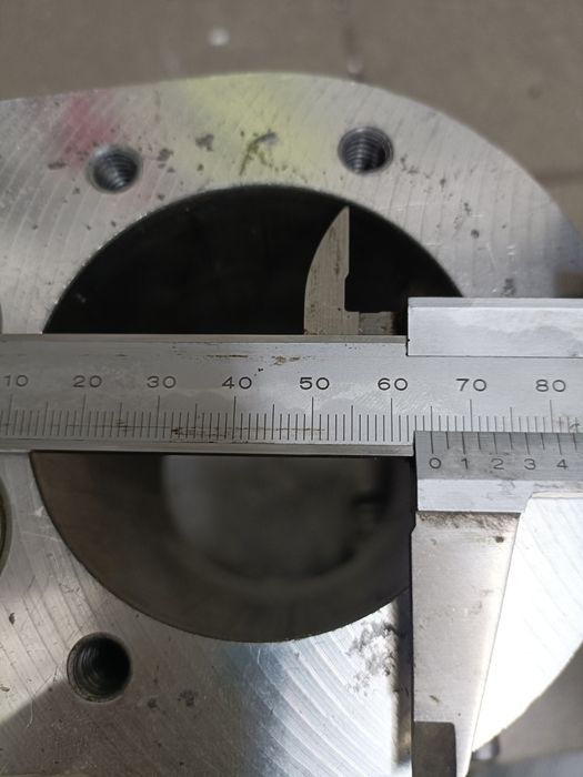 Blok silnika karter Briggs 5hp Briggs&stratton wał poziomy 65mm tuleja