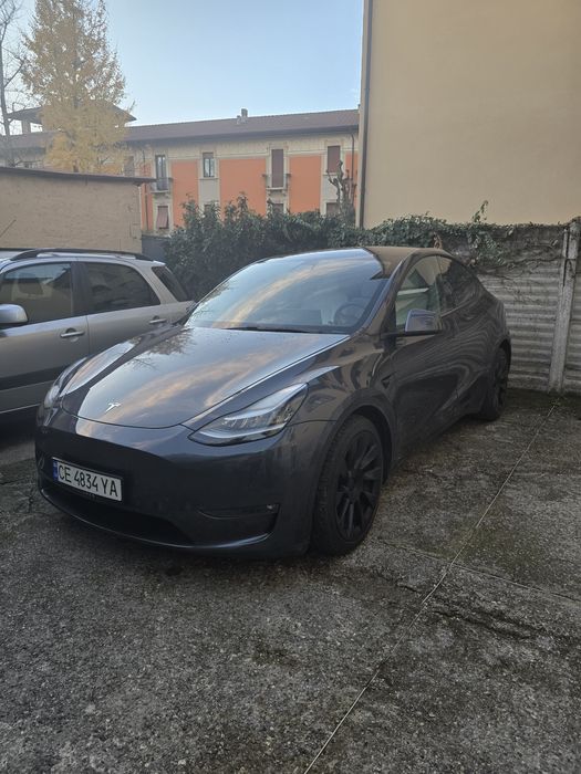 Tesla Model Y Long range dual motor