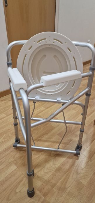 Cadeira sanitária  encartável