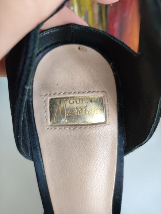 Guess босоніжки 37 р