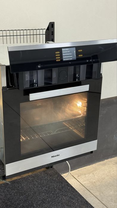 Вбудована духовка з функцією пароварки DGC 6660